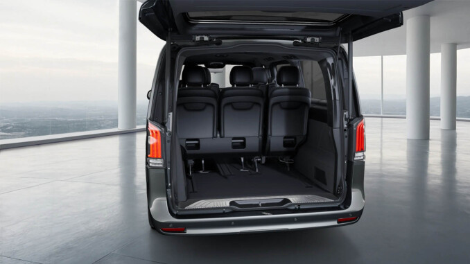 Mercedes-Benz V-Class V300 d Exclusive 5dr 9G-Tronic [Ex Long/6 St pack] Diesel Estate - Image 5